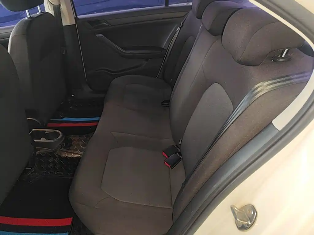 Volkswagen Jetta — миниатюра 17