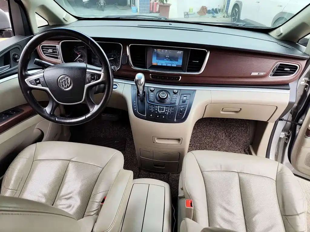 Buick GL8 — миниатюра 4