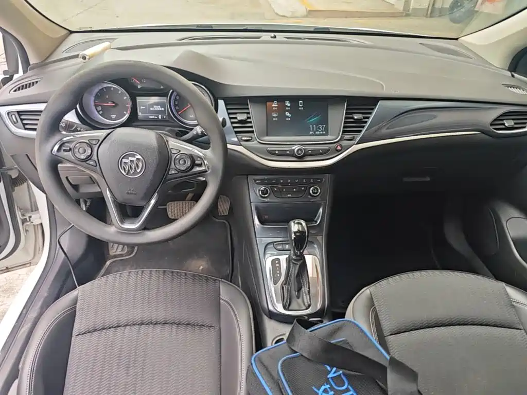 Buick Verano — миниатюра 10
