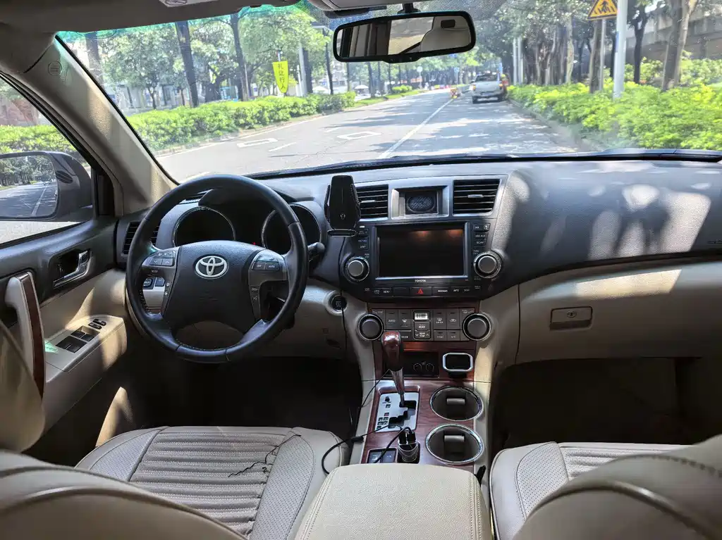 Toyota Highlander — миниатюра 9