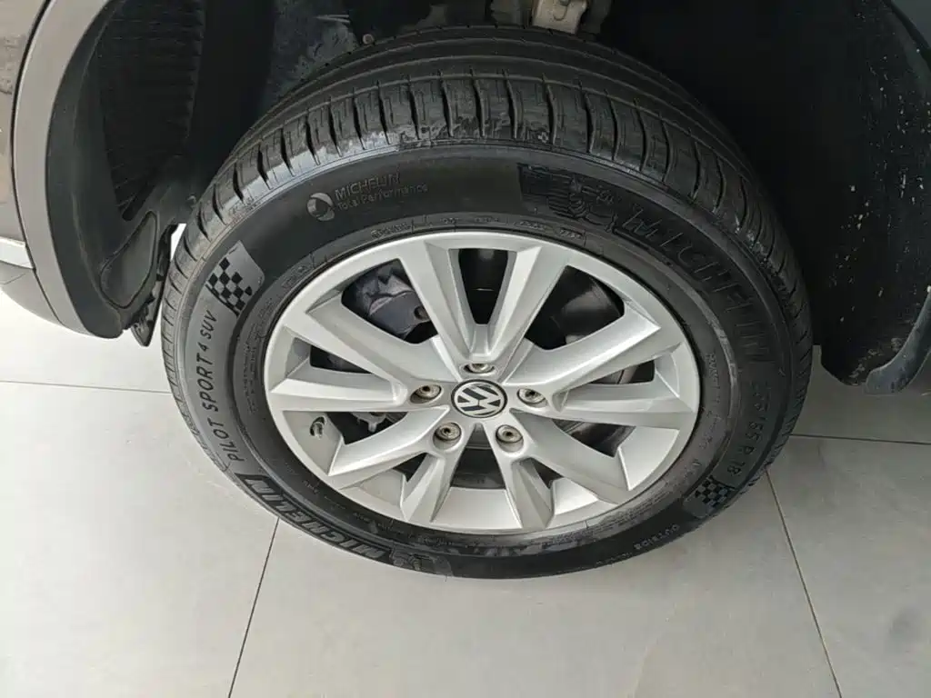Volkswagen Touareg — миниатюра 23