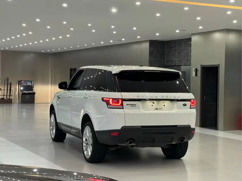 Land Rover Sport — миниатюра 6