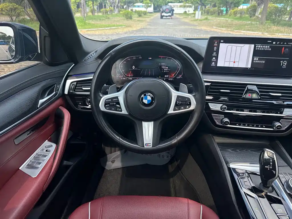 BMW 5 Series 2022 — фото 18