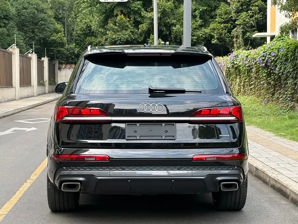 Audi Q7 2025 55 TFSI quattro S line Luxury