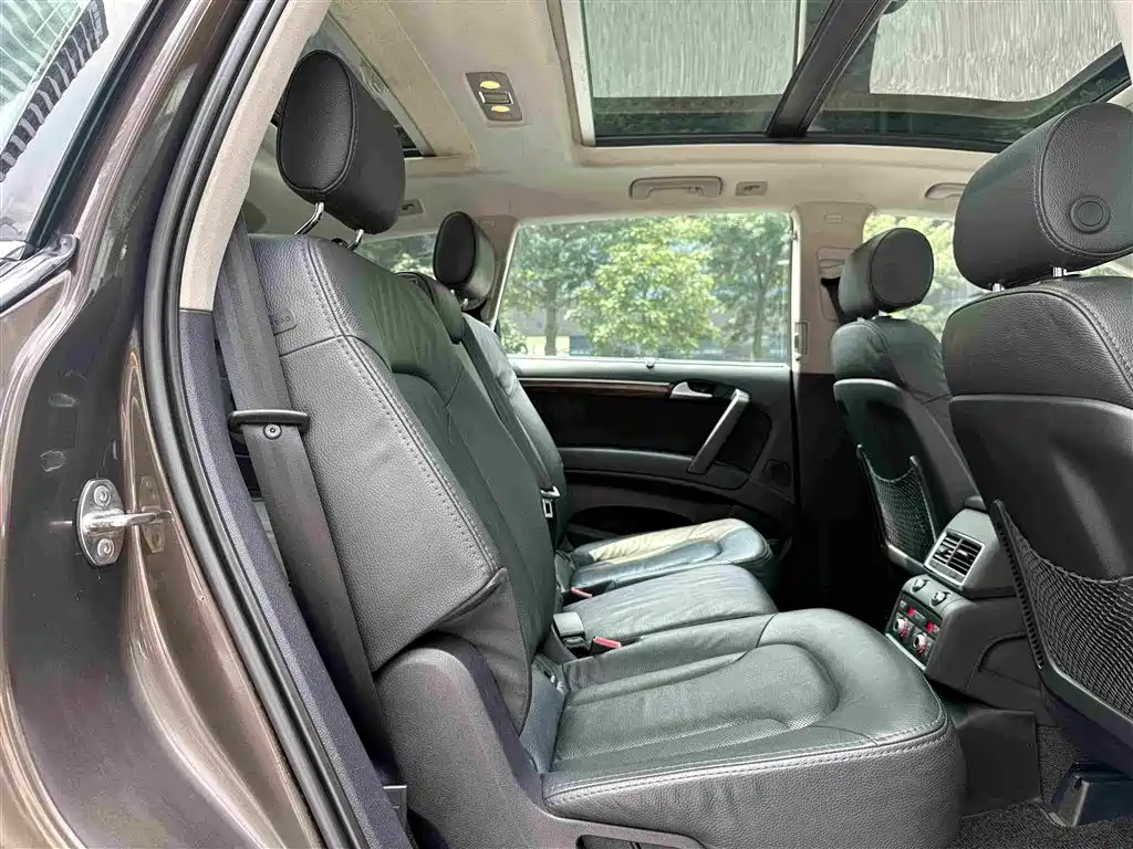 Audi Q7 — миниатюра 21