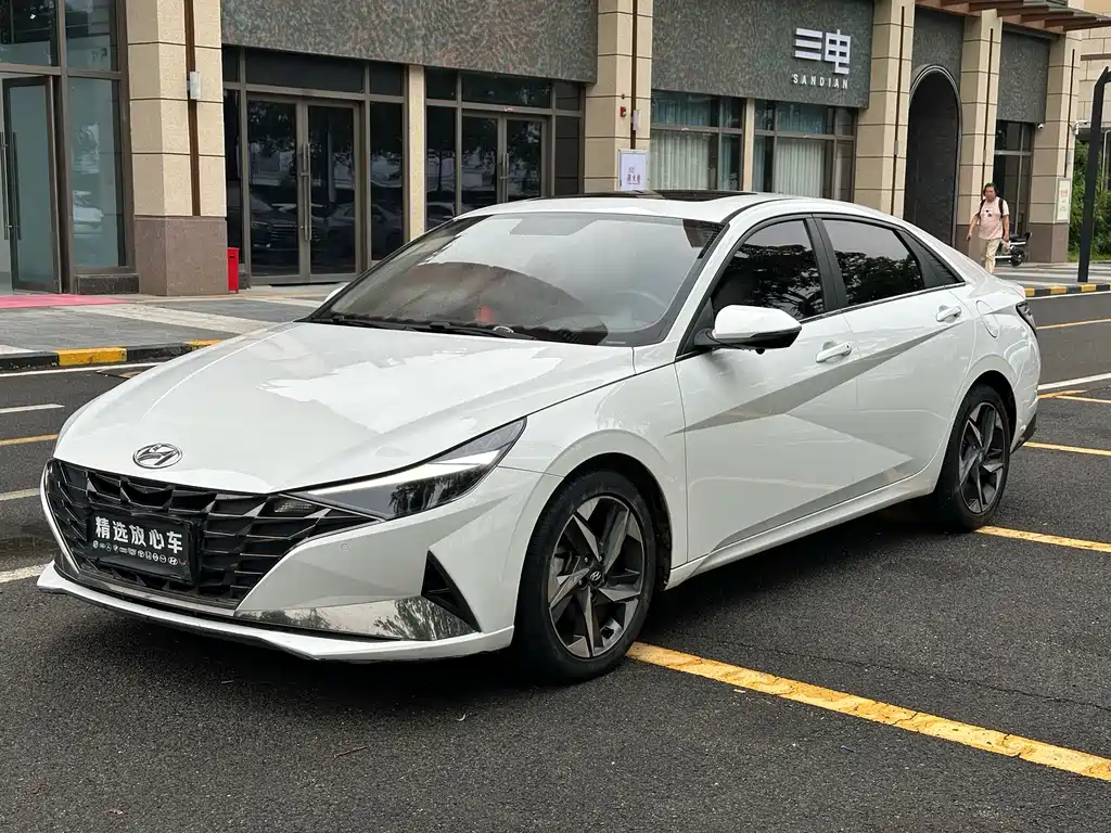 Hyundai Elantra 2023