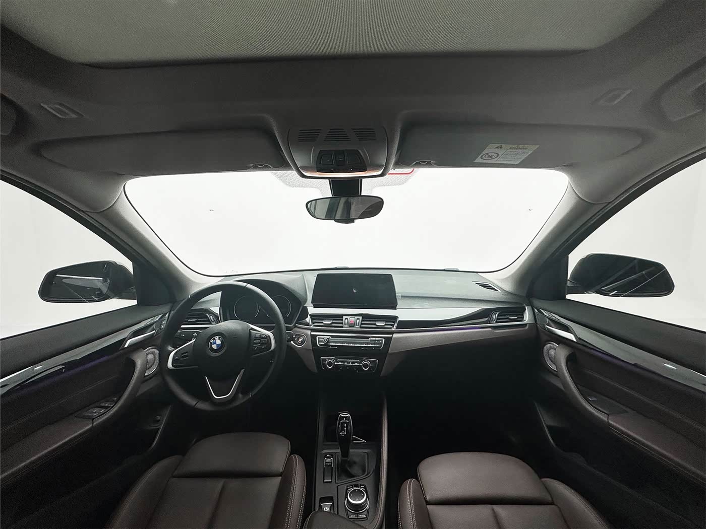 BMW X1 1.5 л 2022 г. Серебристо-серый, пробег 38600 км