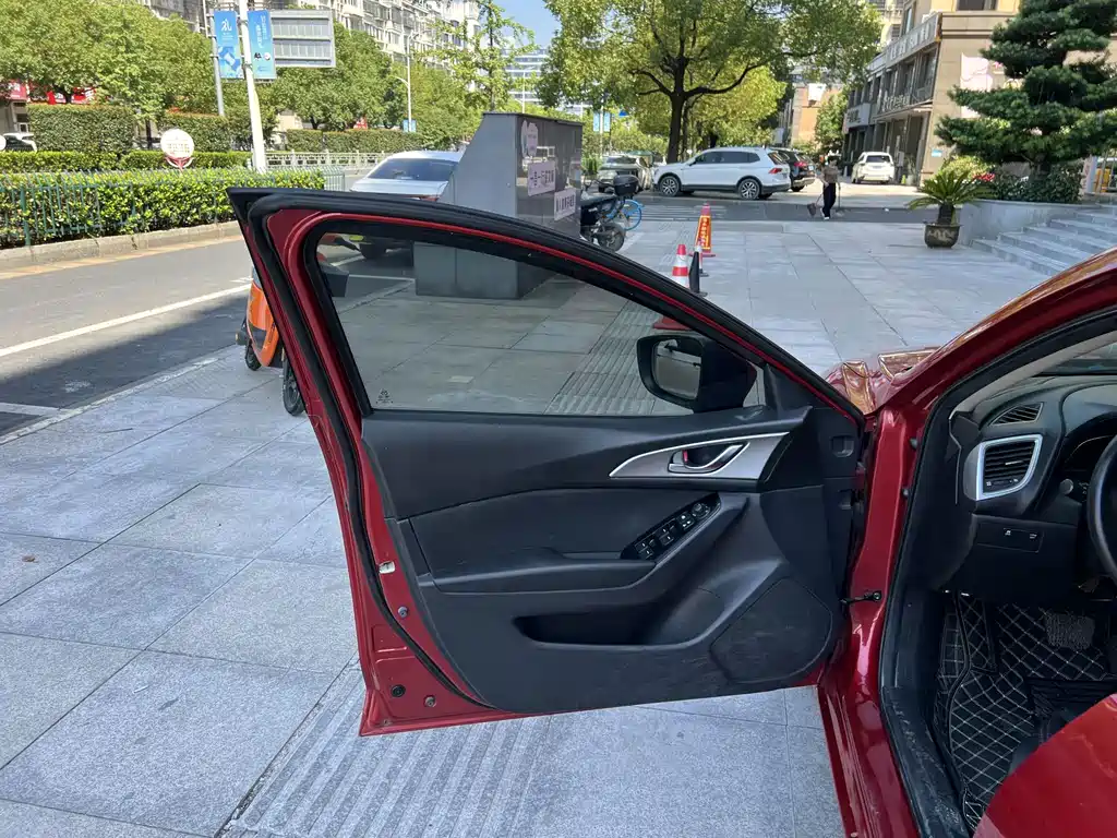 Mazda 3 Axela — миниатюра 13