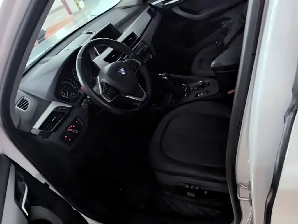 BMW X1 — миниатюра 15