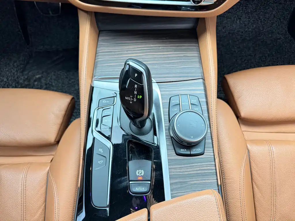 BMW 5 Series (Import) — миниатюра 13