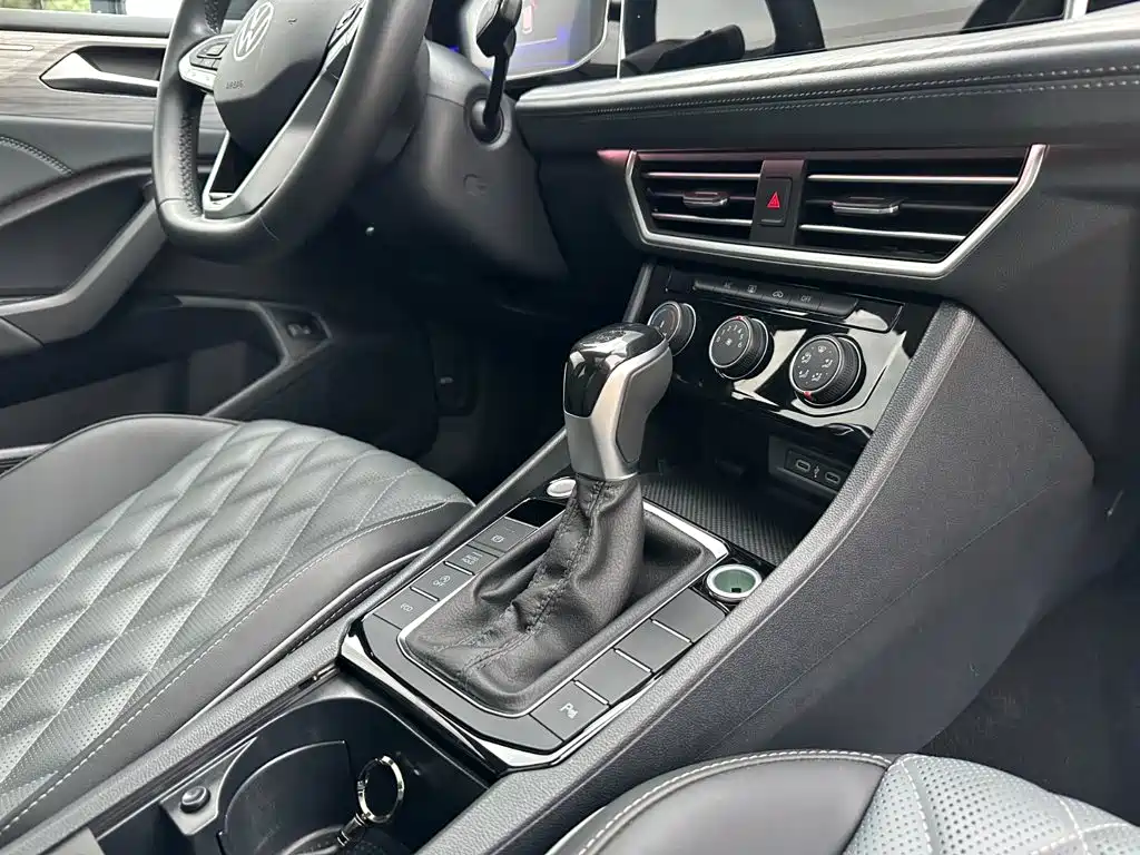 Volkswagen Sagitar — миниатюра 17