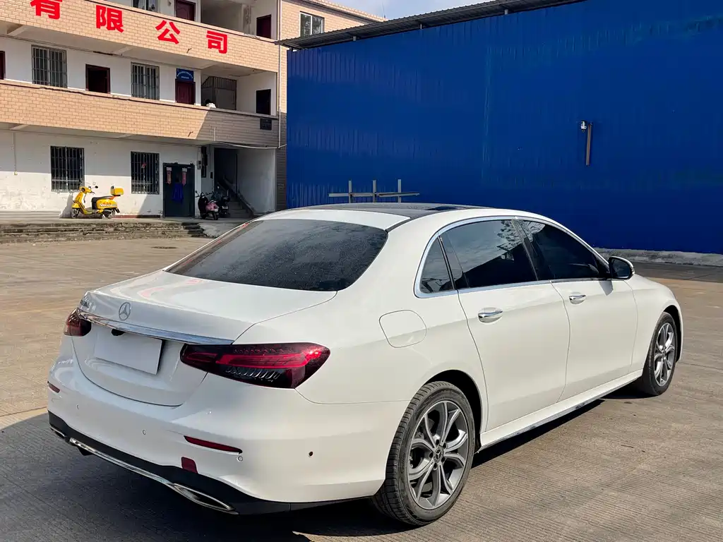 MERCEDES-BENZ E CLASS