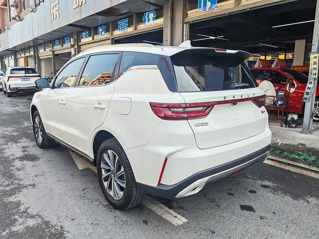 Geely Vision X6 — миниатюра 6