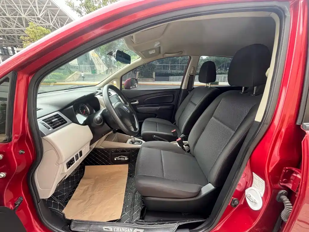 Venucia R50 — миниатюра 10