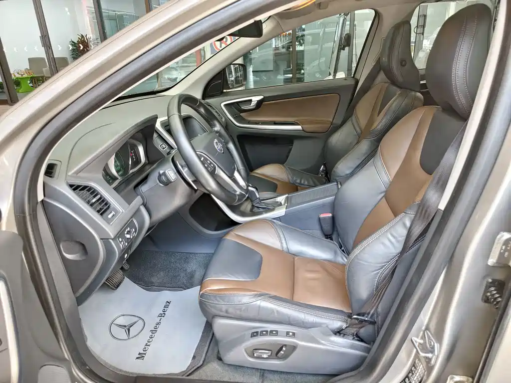 Volvo XC60 (Import) — миниатюра 10