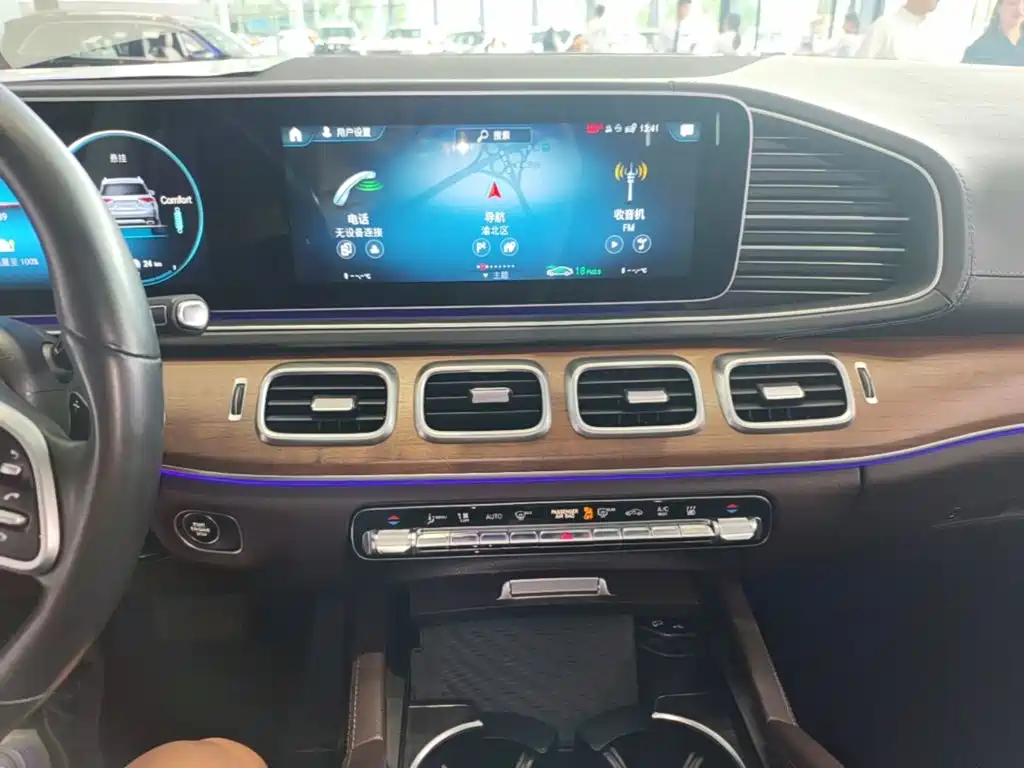 Mercedes-Benz GLE New Energy — миниатюра 18