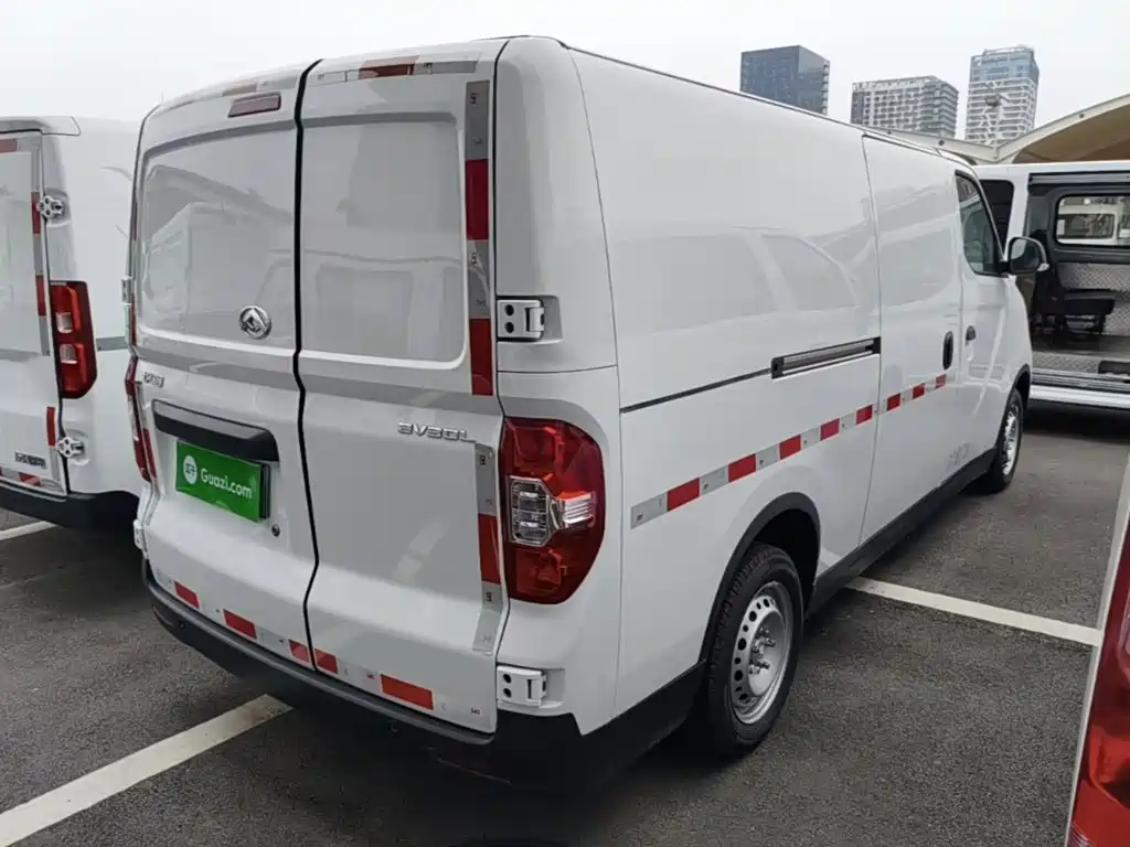 MAXUS EV30 — миниатюра 5