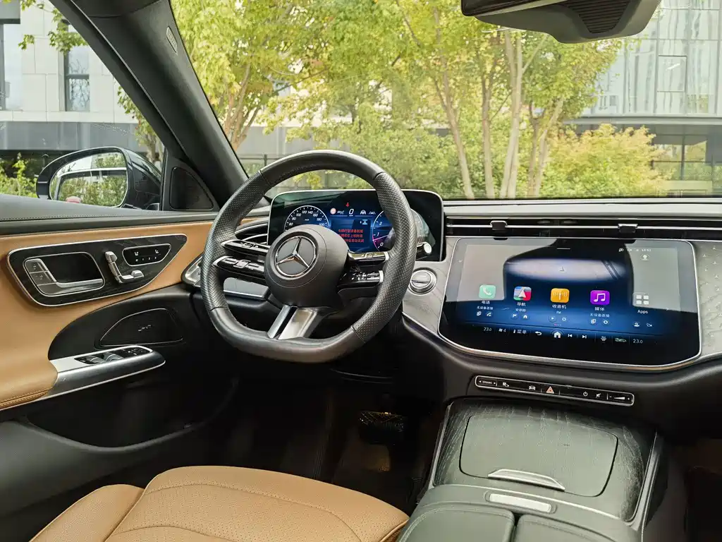 Mercedes-Benz E-Class 2024 — фото 11
