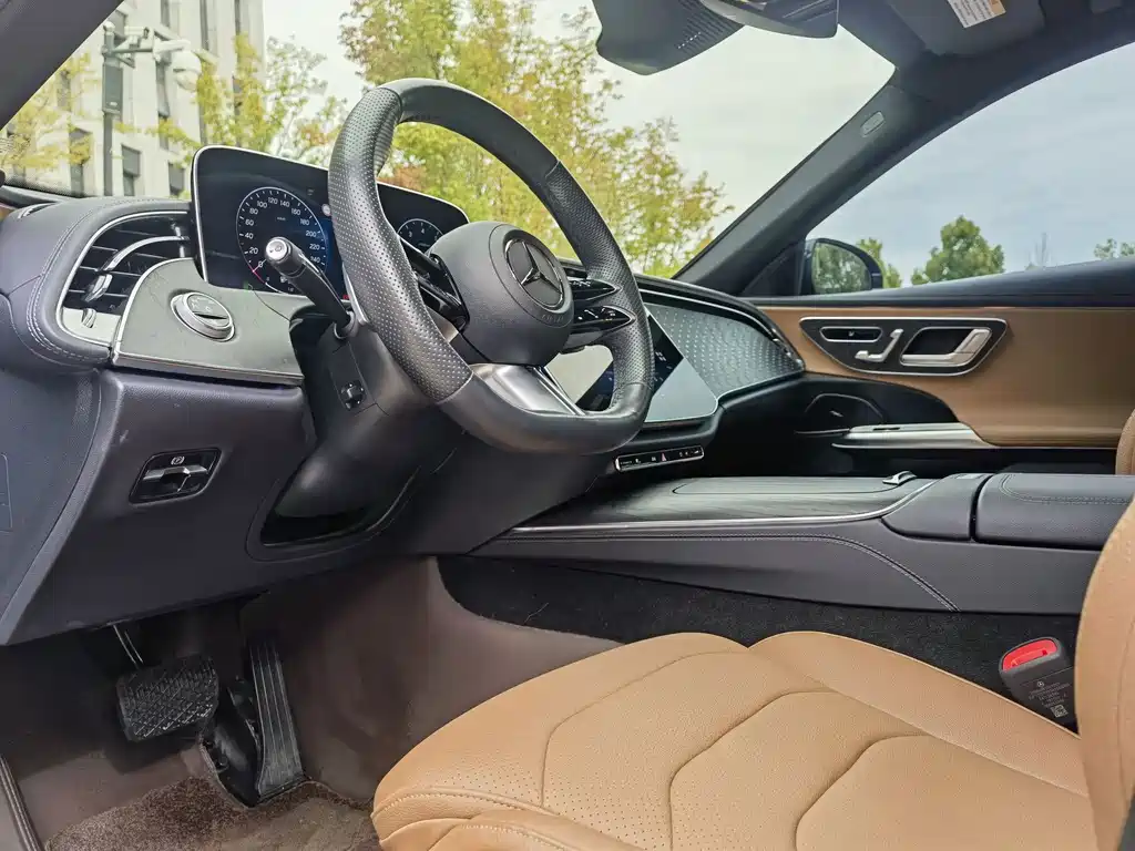 Mercedes-Benz E-Class 2024 — фото 8