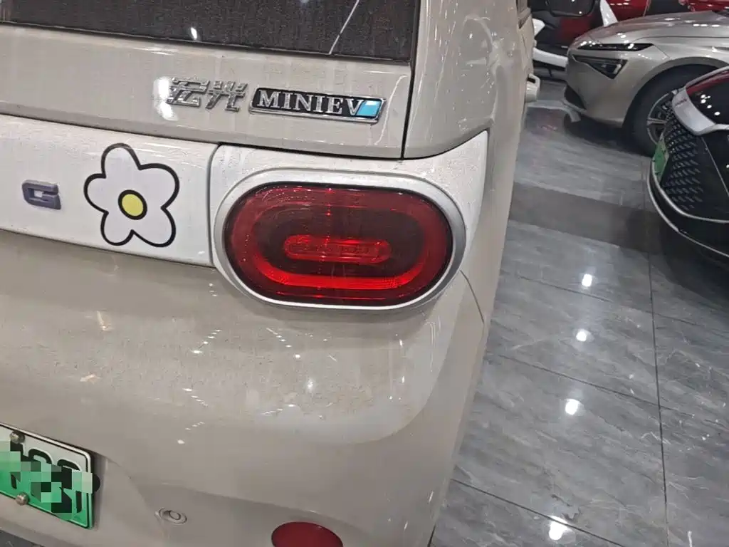 Wuling MINIEV — миниатюра 8