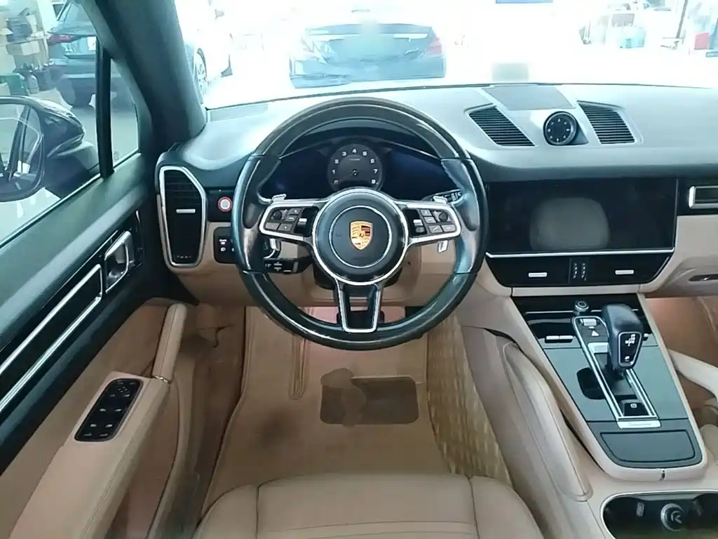 Porsche Cayenne — миниатюра 11