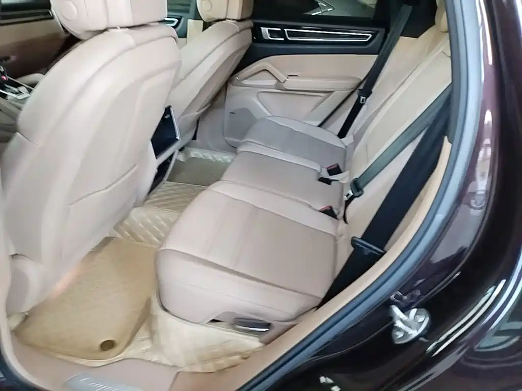 Porsche Cayenne — миниатюра 17