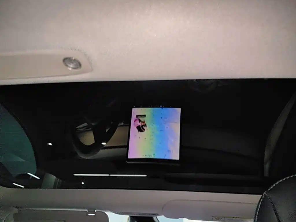 Tesla Model 3 — миниатюра 18