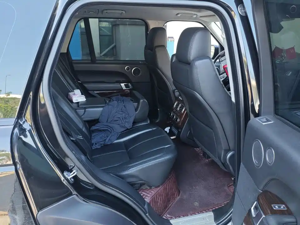 Land Rover Range Rover — миниатюра 9