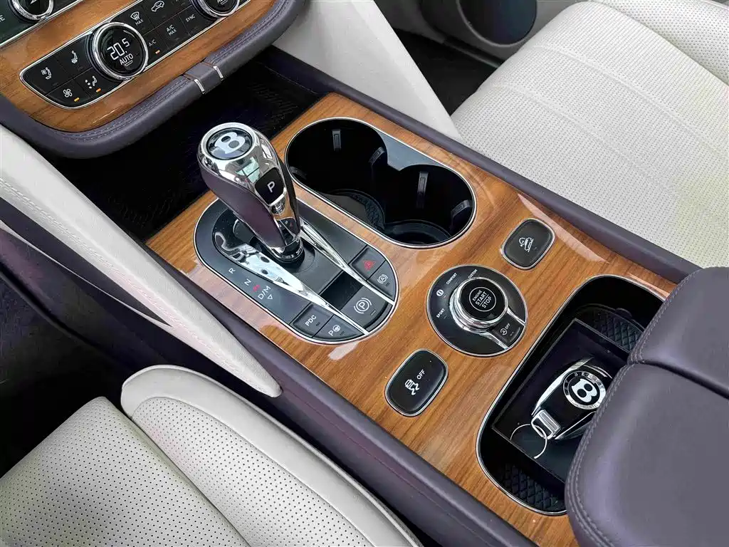 Bentley Bentayga — миниатюра 7