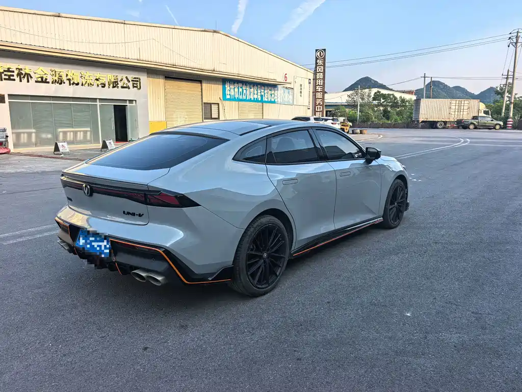 Changan UNI-V — миниатюра 3