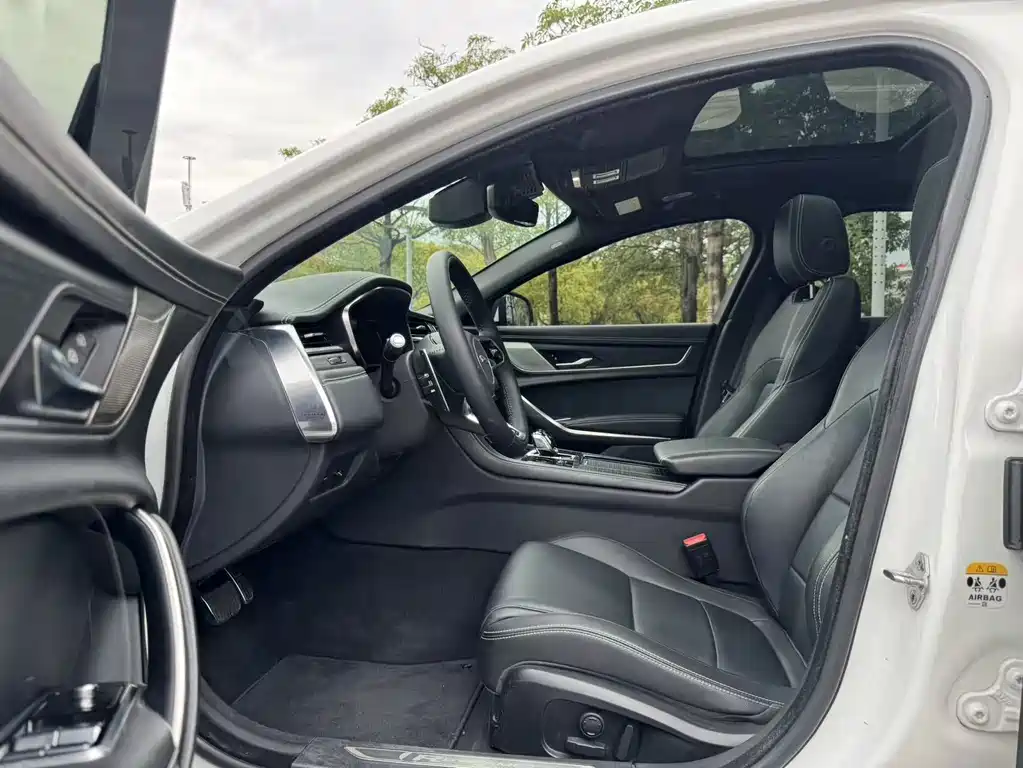 Jaguar XFL 2021 XFL 2.0T P250 Sport