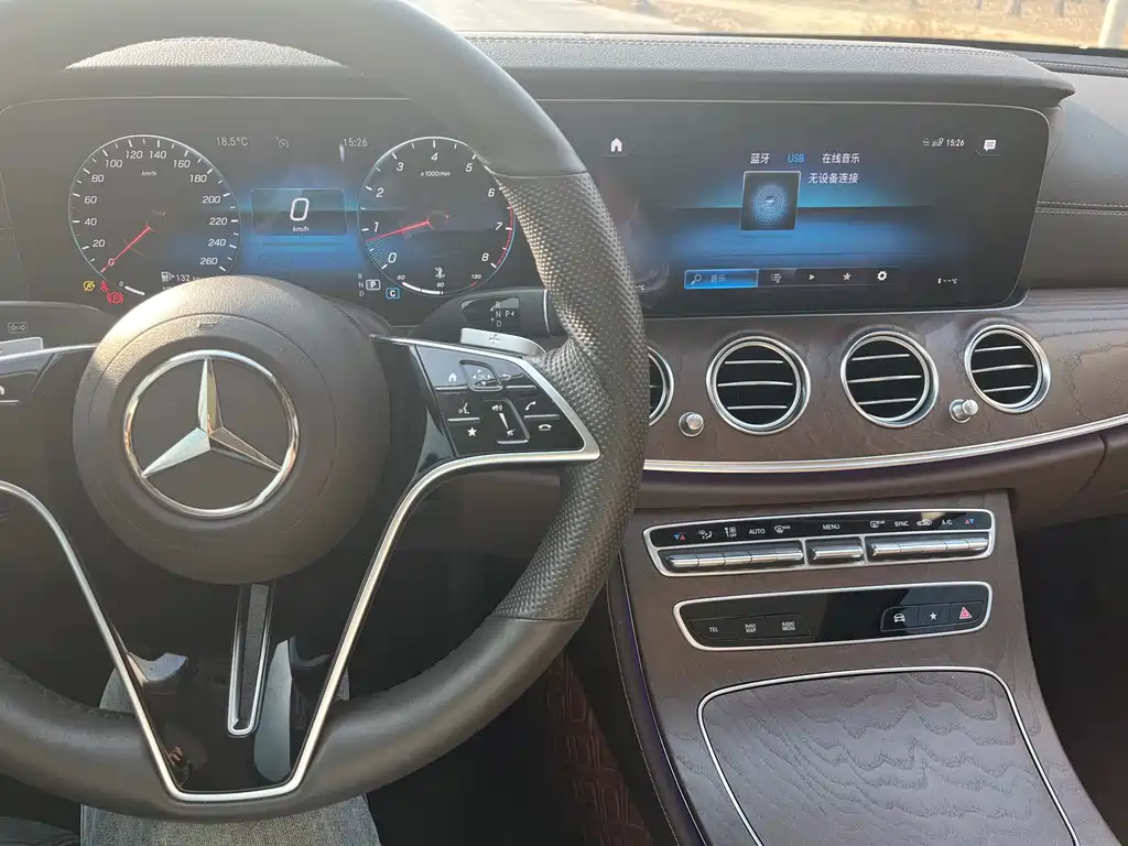 MERCEDES-BENZ E CLASS