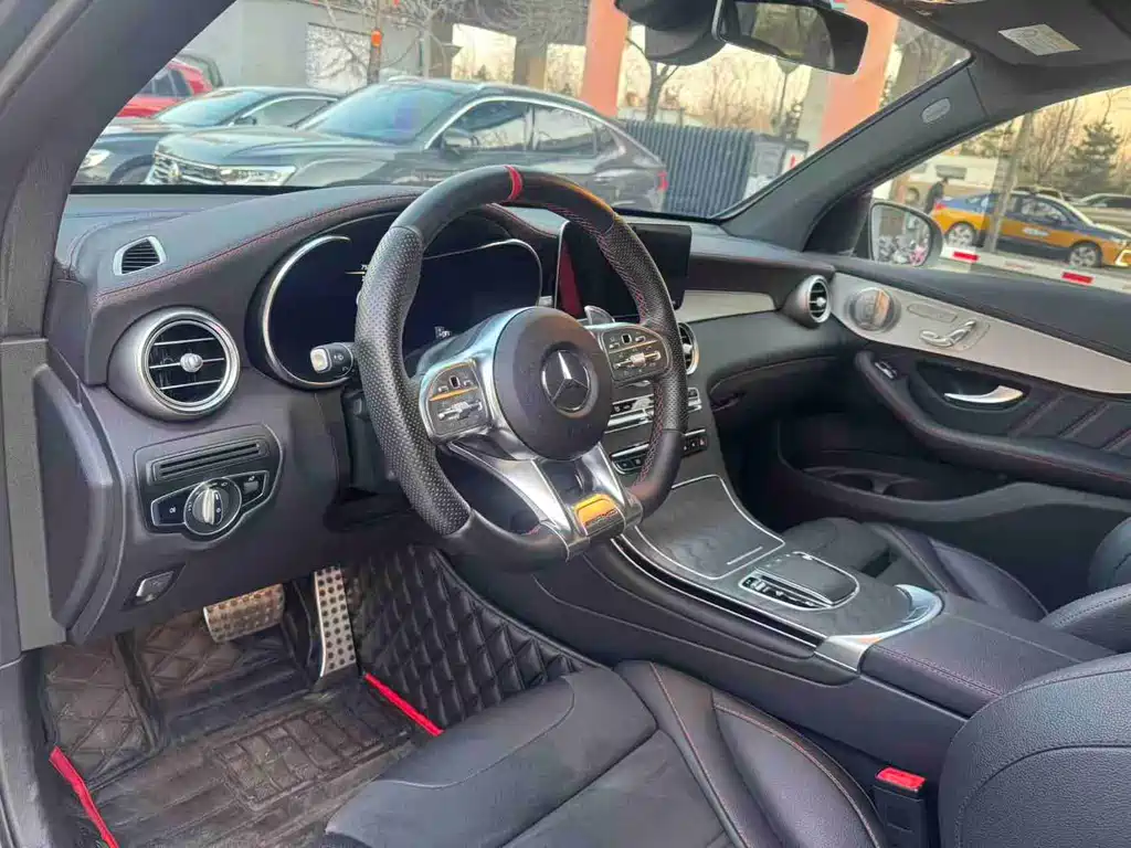 MERCEDES-BENZ GLC AMG