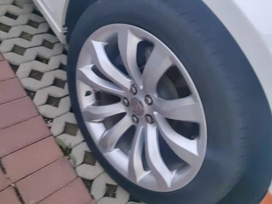 Chrysler 300C — миниатюра 6