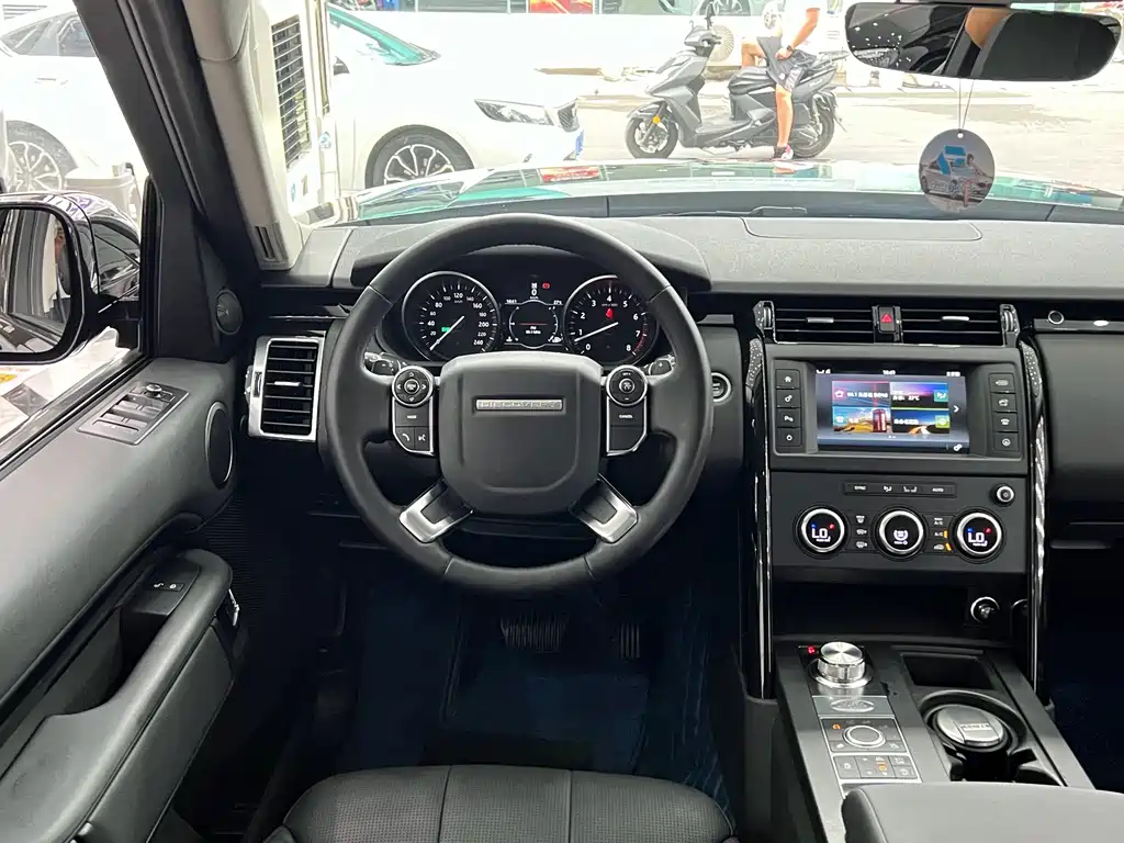 Land Rover Discovery — миниатюра 9