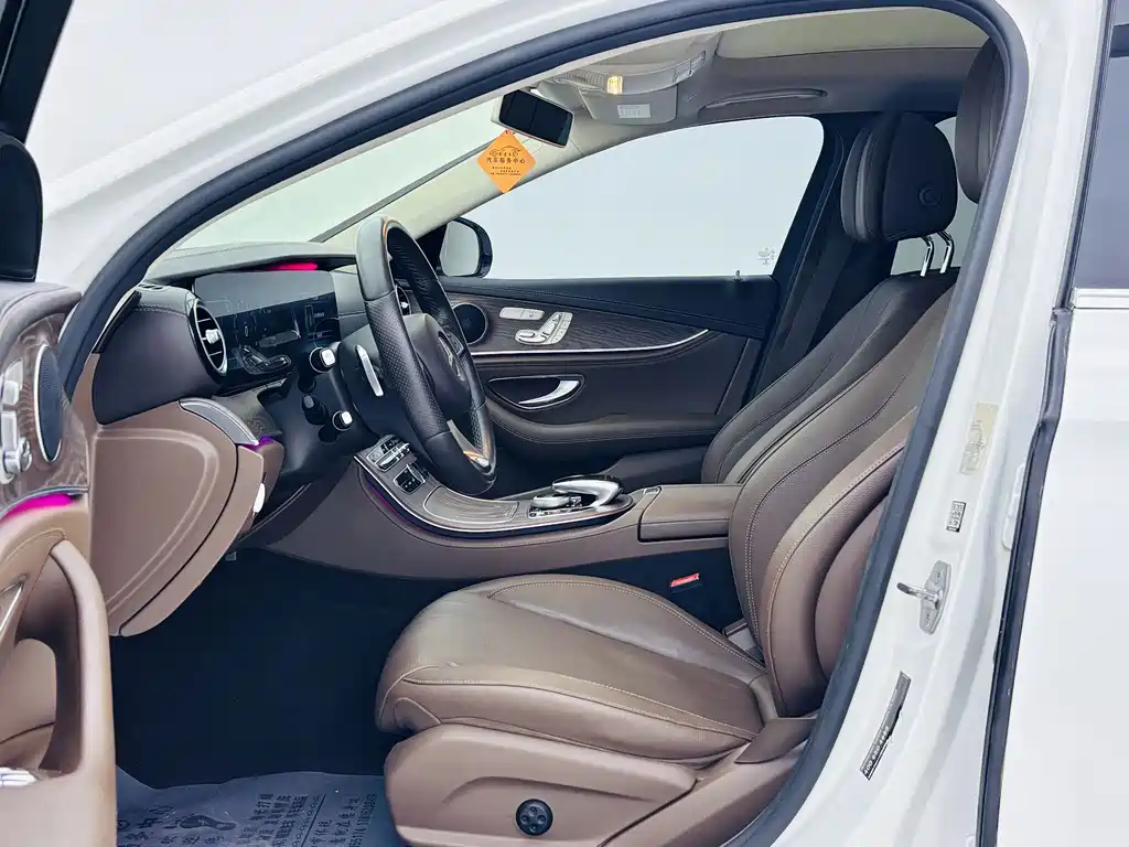 Mercedes-Benz E-Class — миниатюра 8