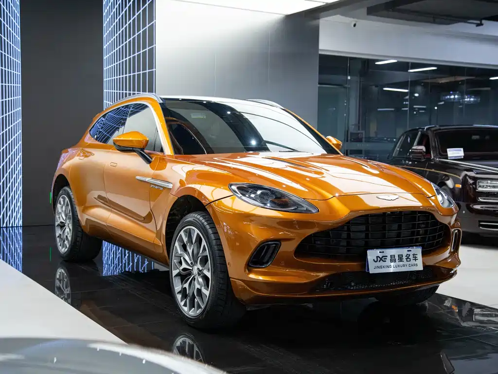 Aston Martin DBX 2022 3.0T STRAIGHT-SIX