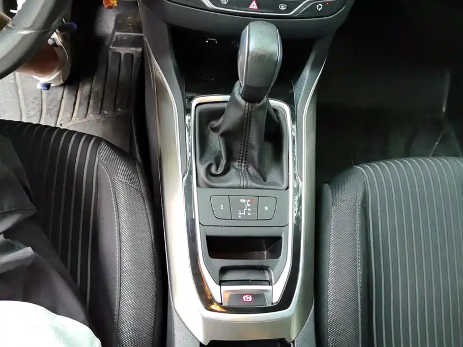 Peugeot 408 — миниатюра 16