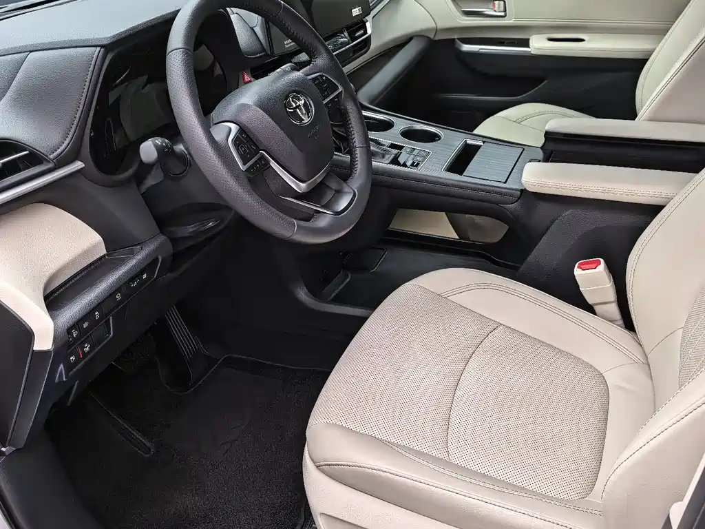 Toyota Granvia 2024 2.5L ULTRA