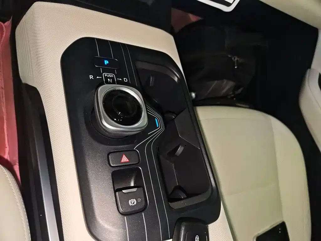 Toyota bZ5 2025 550 PRO