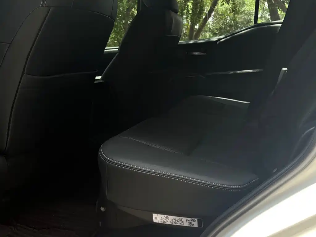 Toyota Land Cruiser Prado 2026 2.4T TX 5 мест