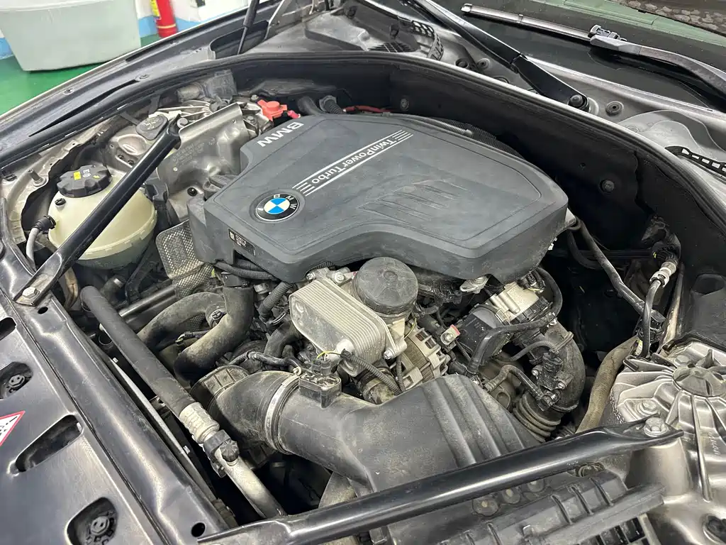 BMW 5 Series — миниатюра 28