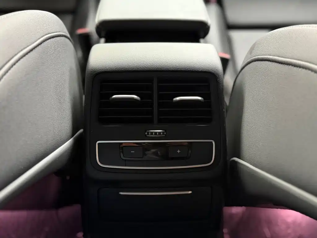 Audi A4L — миниатюра 10