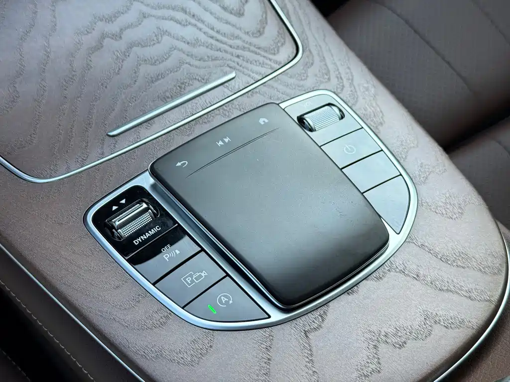 Mercedes-Benz E-Class 2023 — фото 13