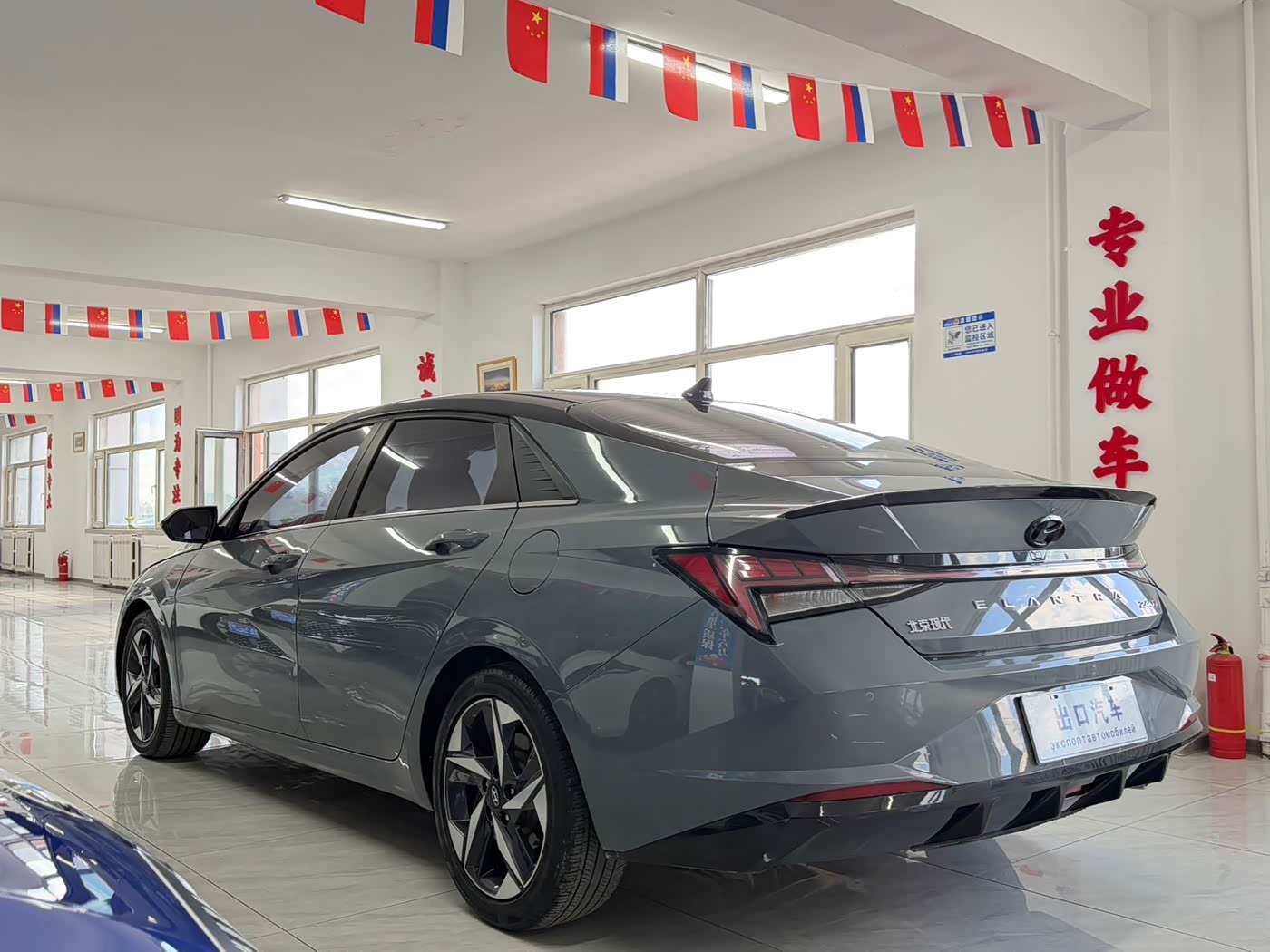 Hyundai Elantra 1.4 л 2022 г. Серебристо-серый, пробег 41000 км