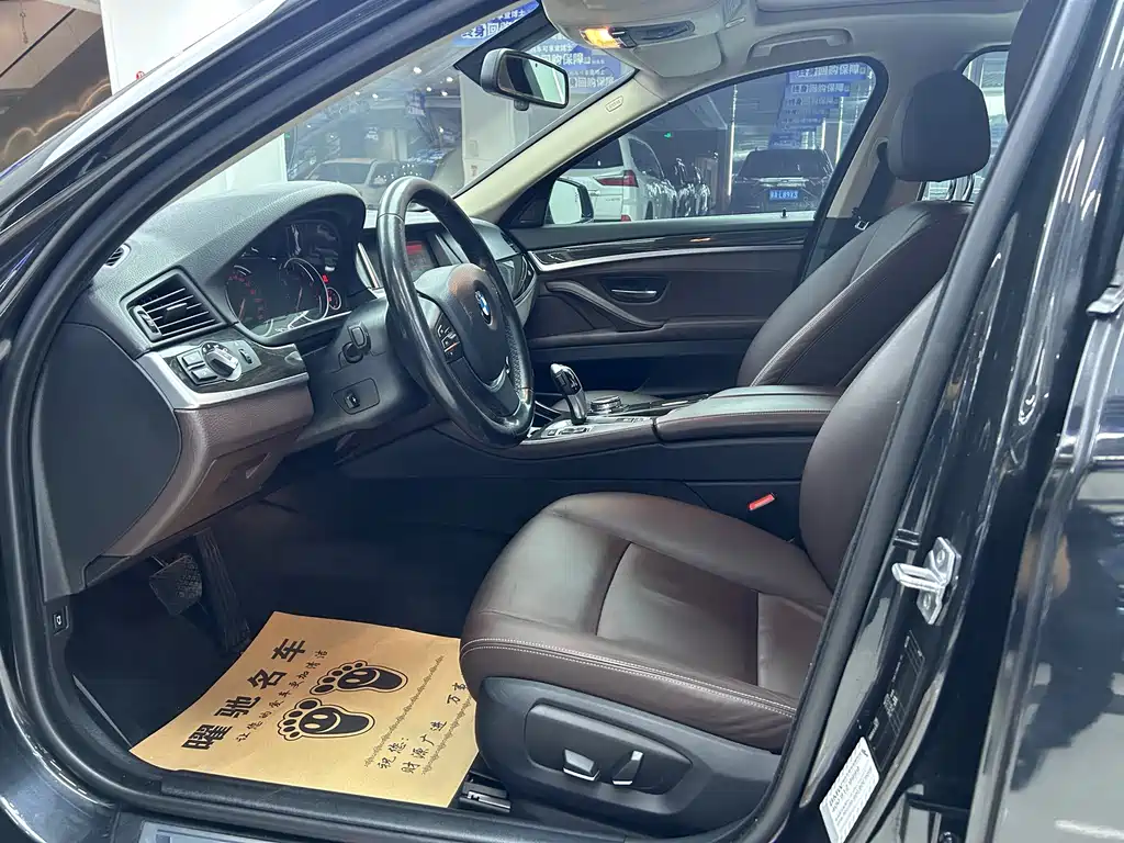 BMW 5 Series — миниатюра 6