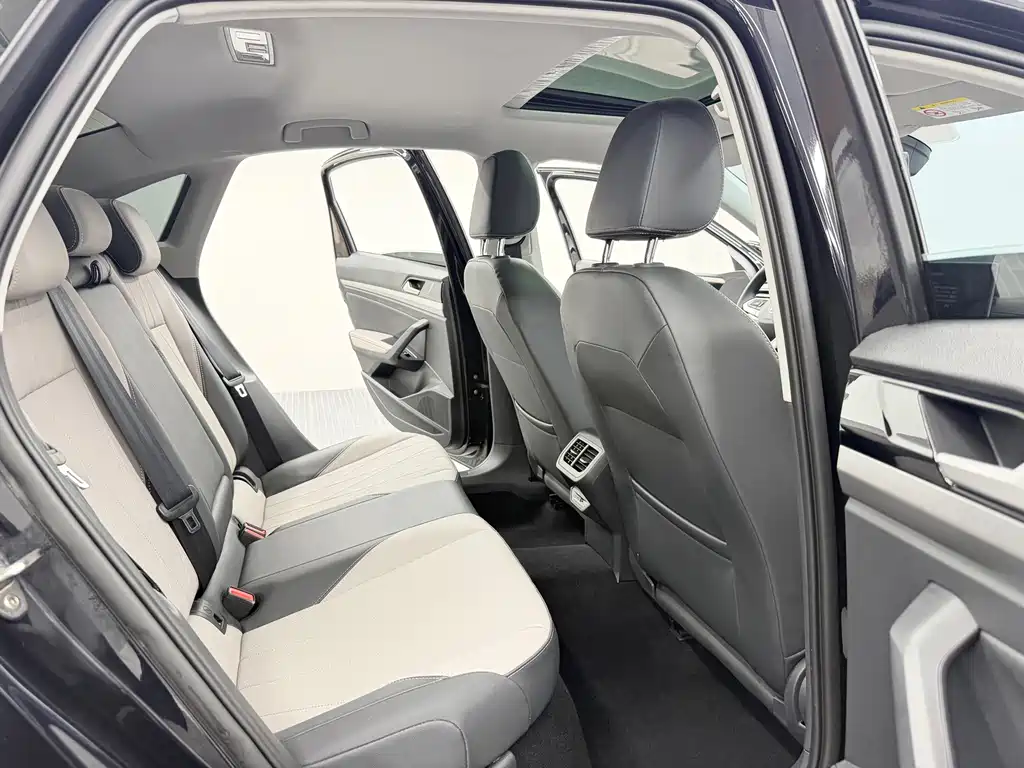 Volkswagen Lavida — миниатюра 9