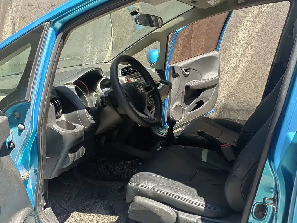Honda Fit — миниатюра 8