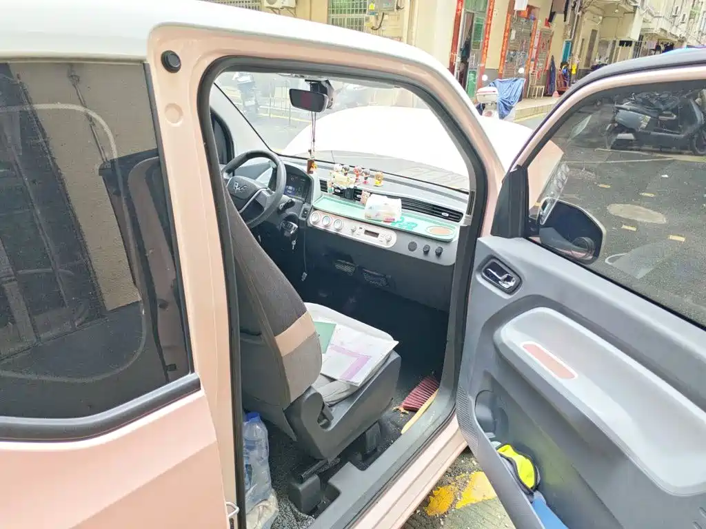 Wuling MINIEV — миниатюра 19