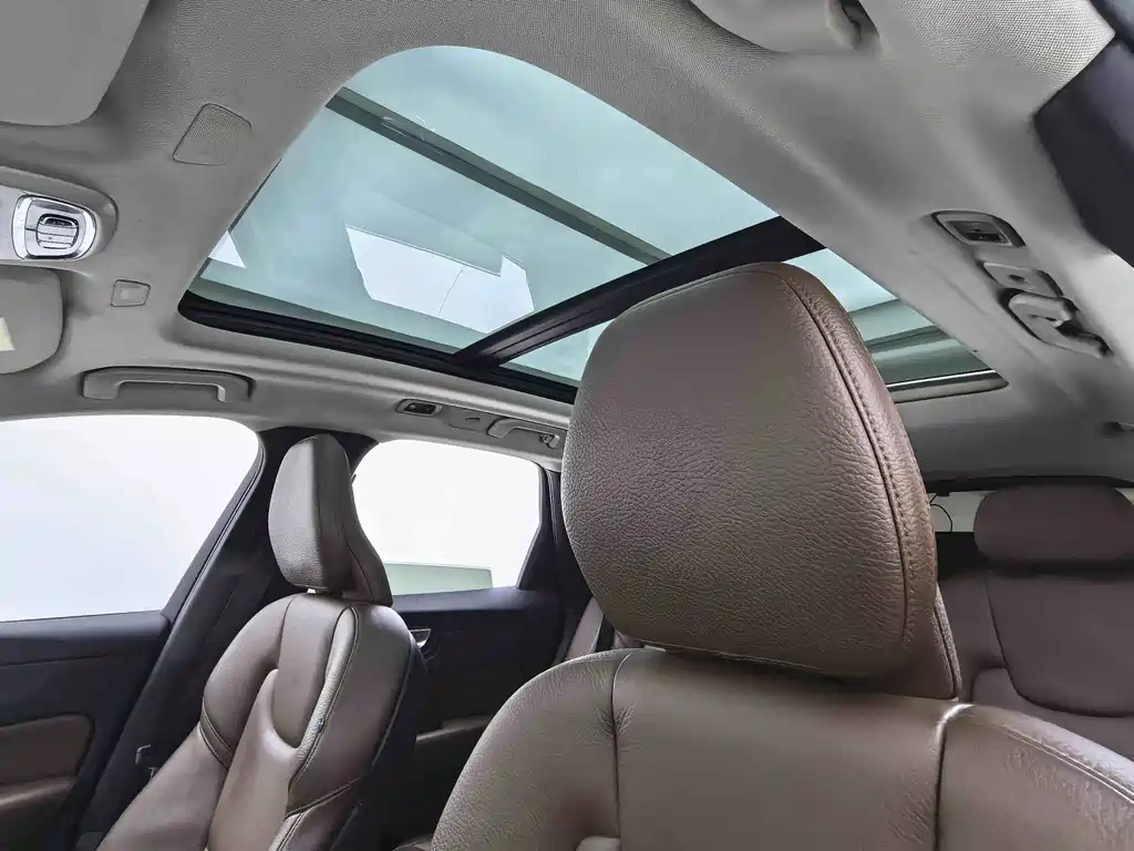 Volvo XC60 — миниатюра 9